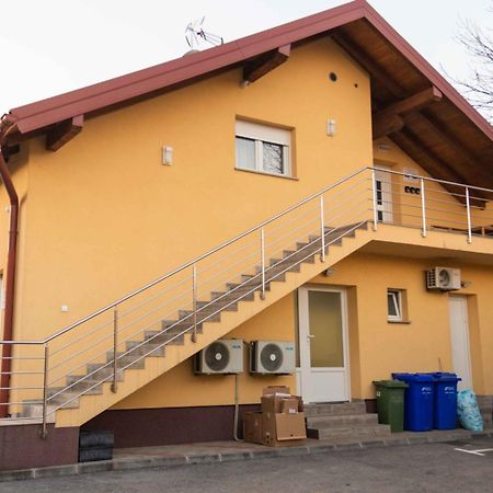 Rooms & Apartment Perak Kutjevo Buitenkant foto