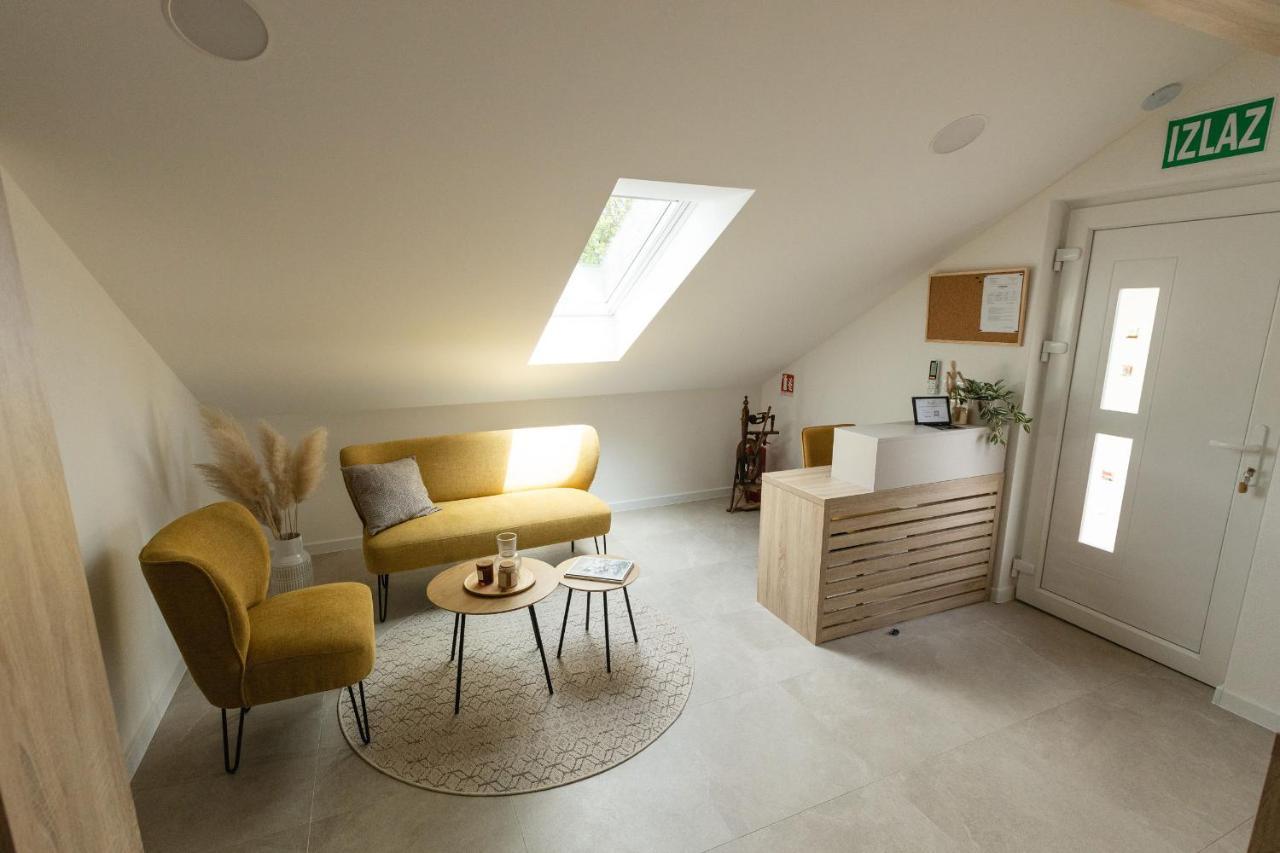 Rooms & Apartment Perak Kutjevo Buitenkant foto