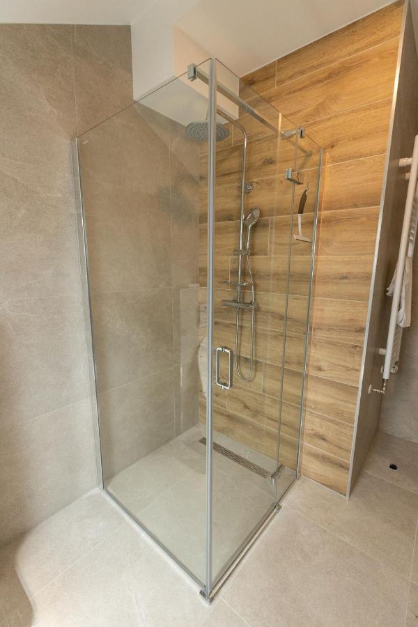 Rooms & Apartment Perak Kutjevo Buitenkant foto