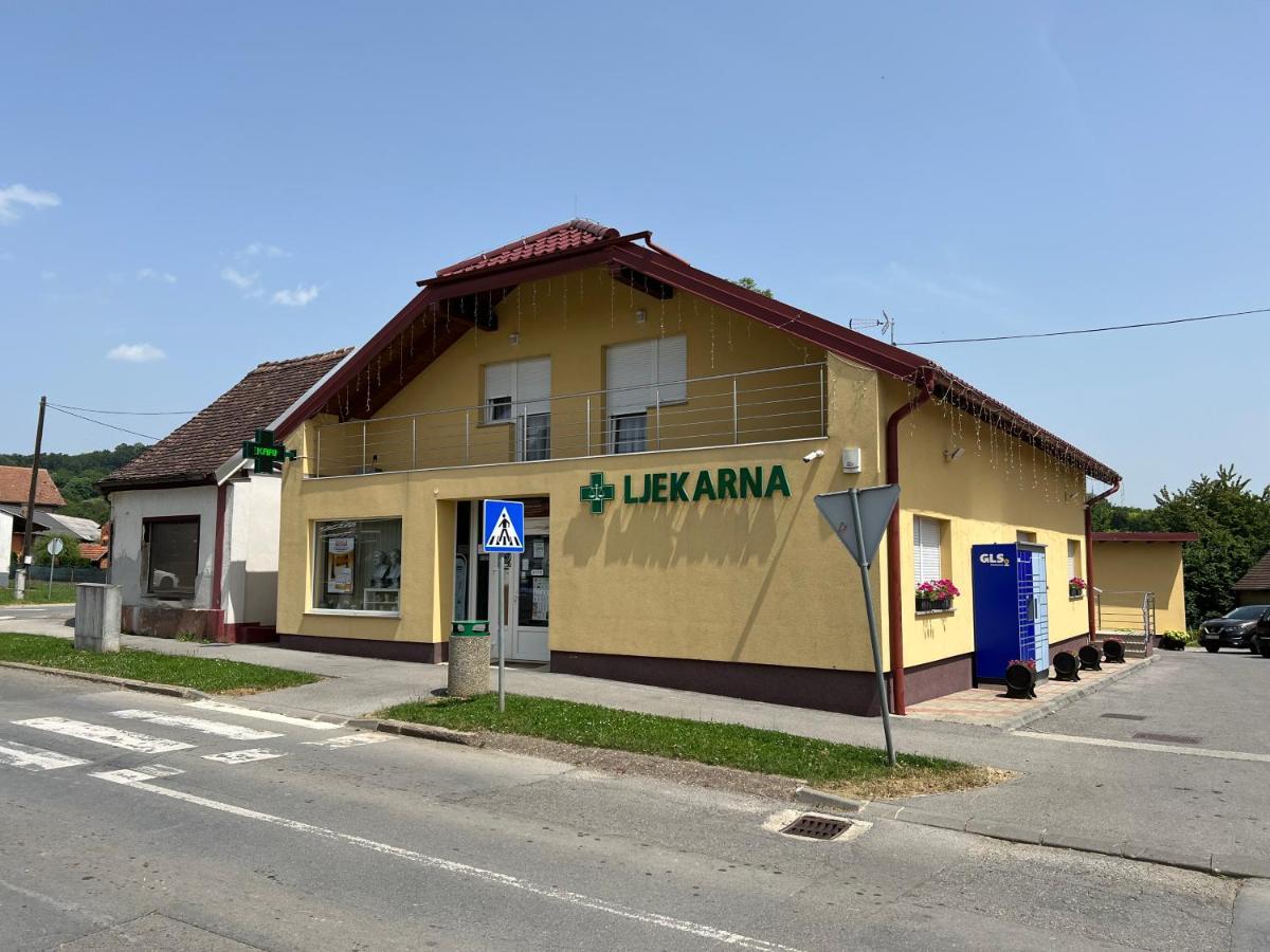 Rooms & Apartment Perak Kutjevo Buitenkant foto