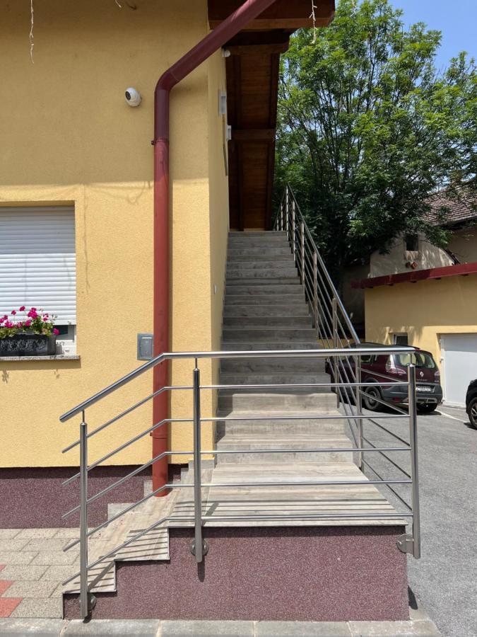 Rooms & Apartment Perak Kutjevo Buitenkant foto